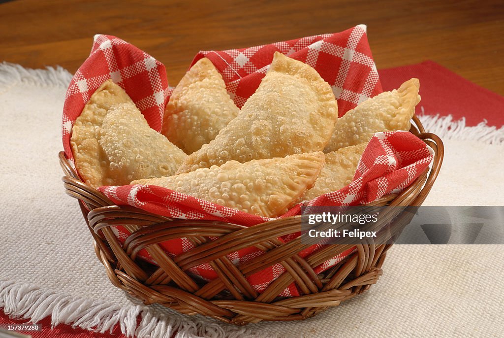 Empanadas en una cesta