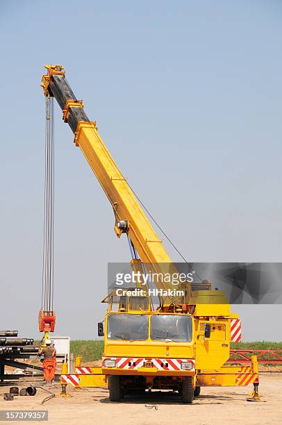 lifting crane - mobile crane stock pictures, royalty-free photos & images