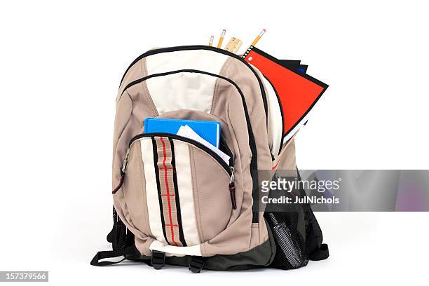 rucksack mit schulsachen - rucksack freisteller stock-fotos und bilder