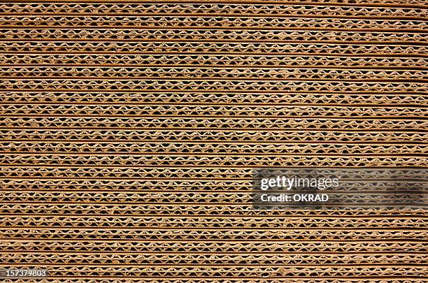 hintergrund des braunen karton corrugated - wellpappe stock-fotos und bilder