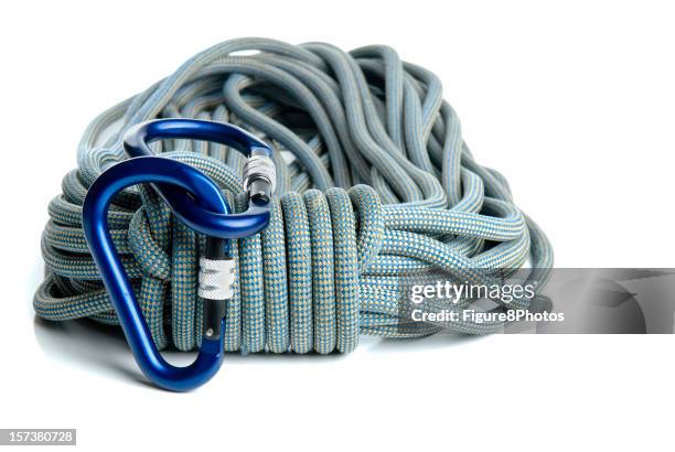 carabiners e corda - equipamento de alpinismo imagens e fotografias de stock