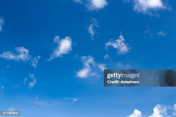 clouds xl - cirrus stockfoto's en -beelden
