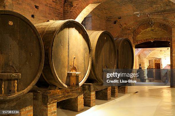 old wine cellar - chianti streek stockfoto's en -beelden