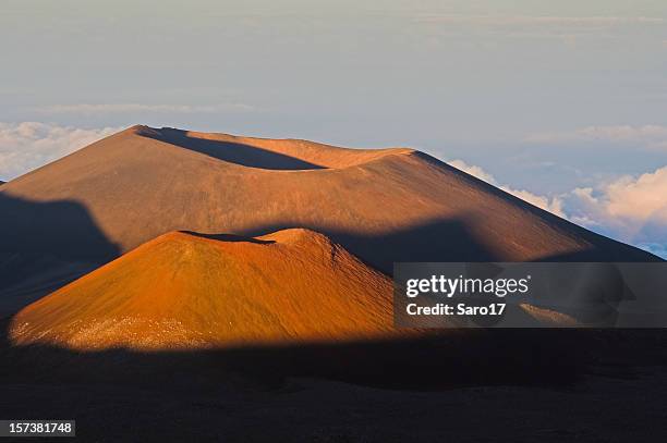 chimneys of the earth, hawaii - cinder cone volcano stock pictures, royalty-free photos & images