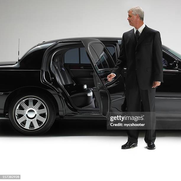 limousine with driver - chauffeur 個照片及圖片檔