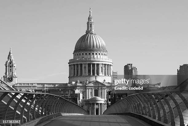 la catedral de st.paul, london, blanco y negro, espacio de copia - st pauls cathedral london fotografías e imágenes de stock