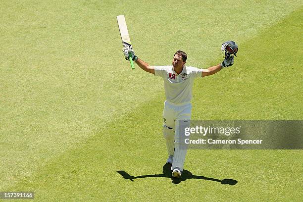 Ricky Ponting of Australia walks off the field to a standing ovation after playing his last inning for Australia during day four of the Third Test...