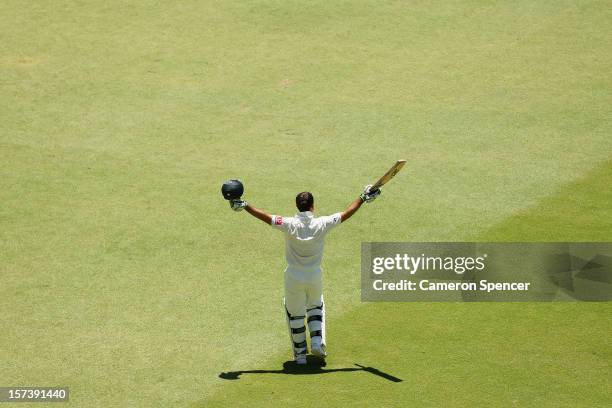 Ricky Ponting of Australia walks off the field to a standing ovation after playing his last inning for Australia during day four of the Third Test...