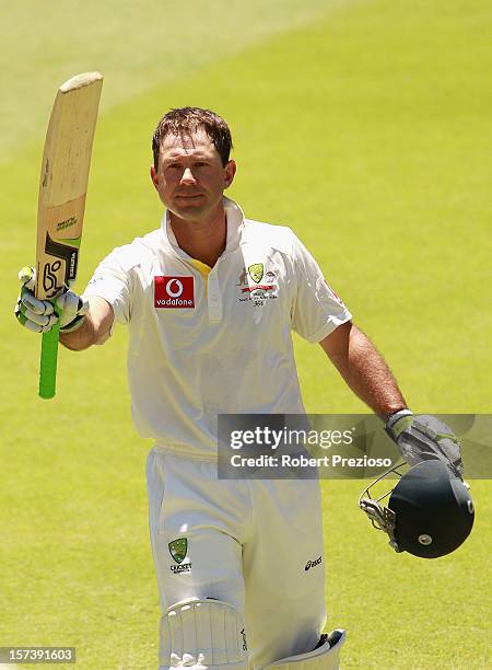 Ricky Ponting of Australia walks off the field to a standing ovation after playing his last inning for Australia during day four of the Third Test...