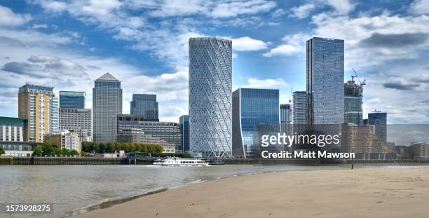 london financial and residential centre of canary wharf  london. uk - canada tower stock pictures, royalty-free photos & images