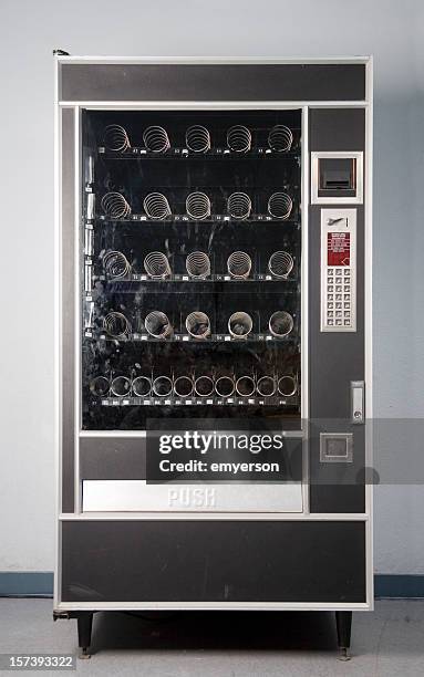 vending machine - verkoopautomaat stockfoto's en -beelden
