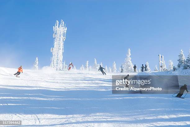 ski time-x - mont tremblant photos et images de collection