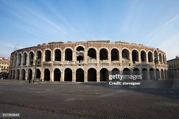 simbolo di verona - arena di verona foto e immagini stock