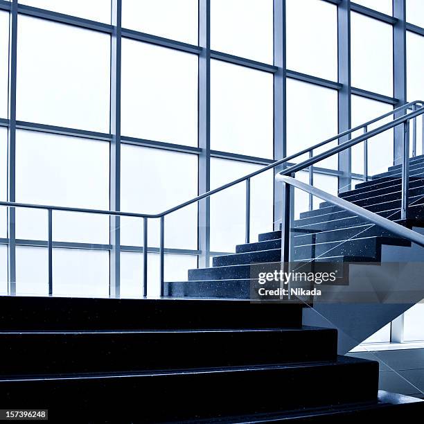 moderne escalier - bauhaus photos et images de collection