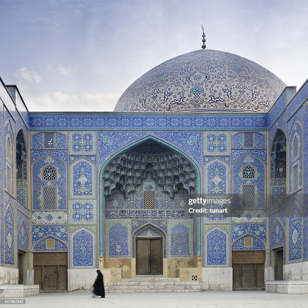 Woman in front of Sheikh Lotf Allah Mosque, Isfahan, Iran