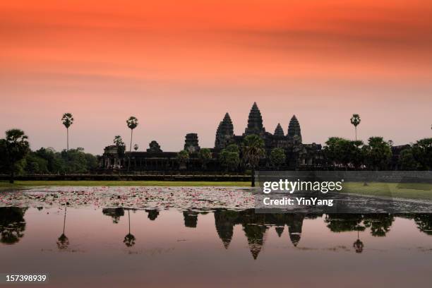 angkor wat tramonto, famoso tempio buddista a siem reap, cambogia - angkor wat foto e immagini stock