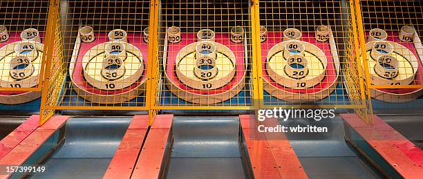 panorama (xxl) skee ball - carnival game stock-fotos und bilder