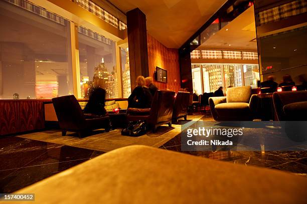 bar lounge nyc - new york vacation rooftop stock pictures, royalty-free photos & images
