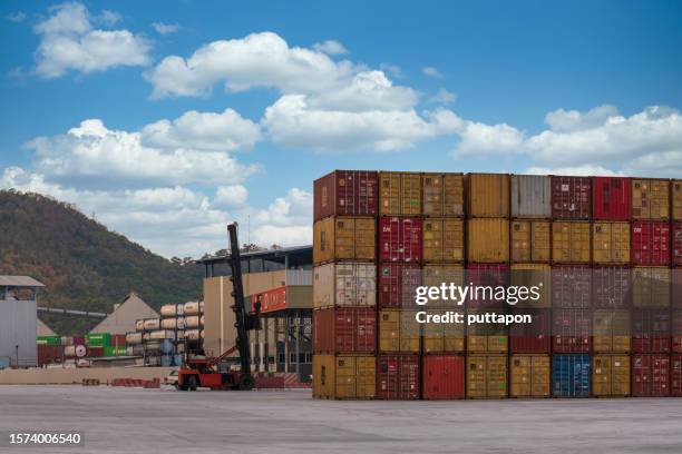 Industrial Container Stack 82 Stacking The Deck Stock Photos, High-Res Pictures, and Images ...