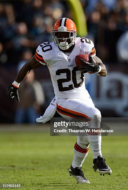 Montario Hardesty of the Cleveland Browns rushes with the ball against the Oakland Raiders in the first quarter at Oakland-Alameda County Coliseum on...