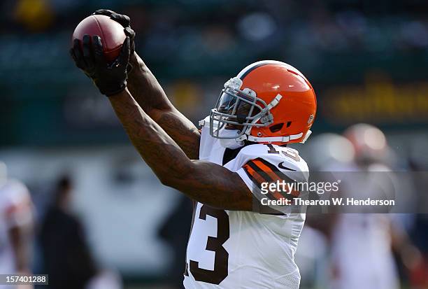 Josh Gordon of the Cleveland Browns warms up during pre-game before playing the Oakland Raiders at Oakland-Alameda County Coliseum on December 2,...