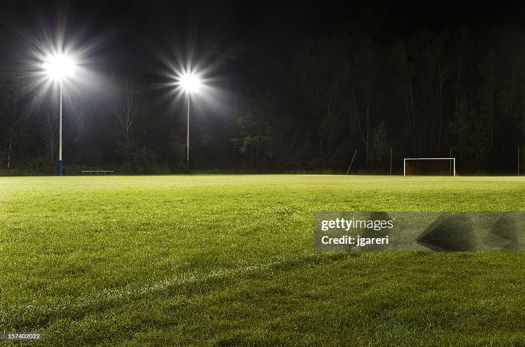 Terrain de football de nuit
