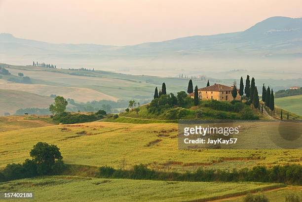 tuscan landscape - tuscan villa stock pictures, royalty-free photos & images