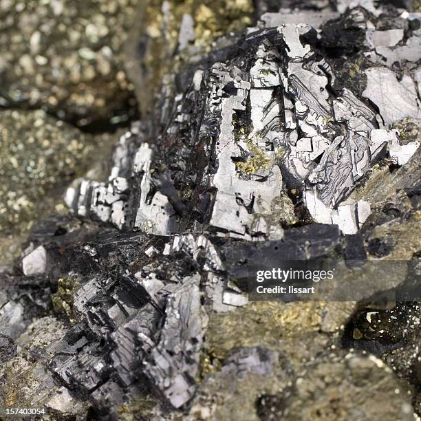 die steine und mineralien galena und pyrit - eisenerz stock-fotos und bilder