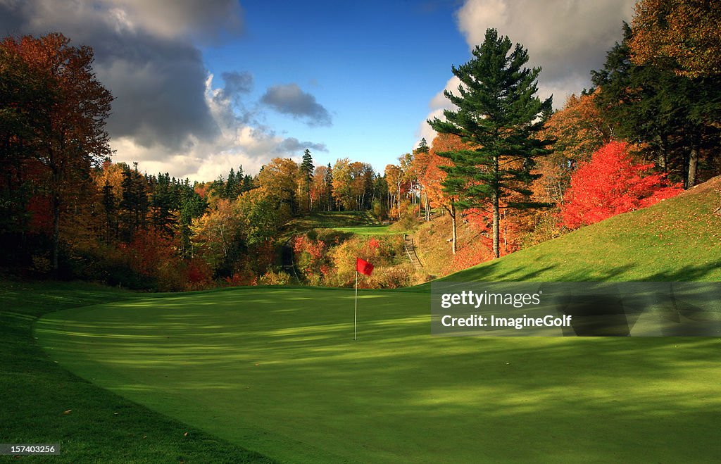 Stunning Golf Course in Canada in the Fall