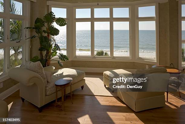 beach house sol quarto - janela saliente - fotografias e filmes do acervo
