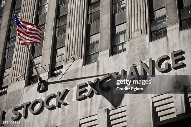 stock exchange - wall street lower manhattan stock pictures, royalty-free photos & images