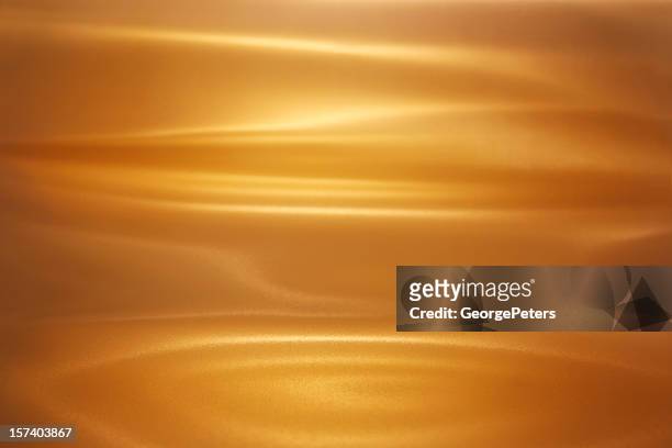 oro spazzolato - brushed gold background foto e immagini stock