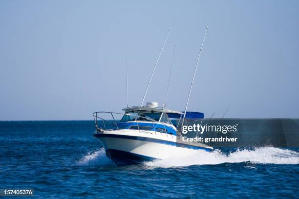 fishing boat - motorboot stockfoto's en -beelden