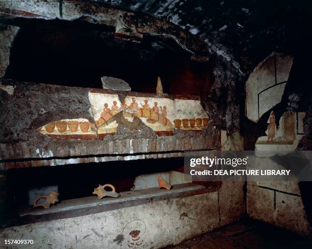 Eucharistic banquet, fresco, fifth cubicle of six from the Cubicles of Sacraments, Catacombs of St Callixtus, Rome. Italy, 1st-4th century.