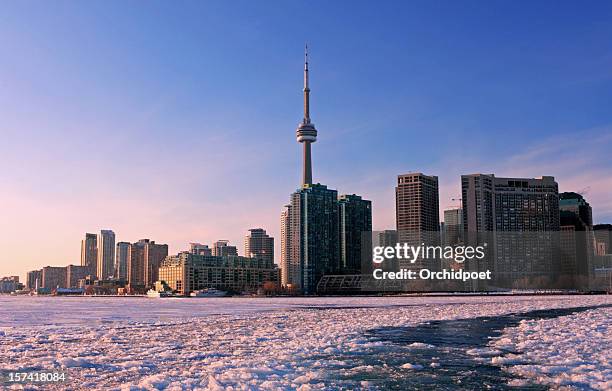 toronto harbour skyline - toronto skyline winter stock pictures, royalty-free photos & images
