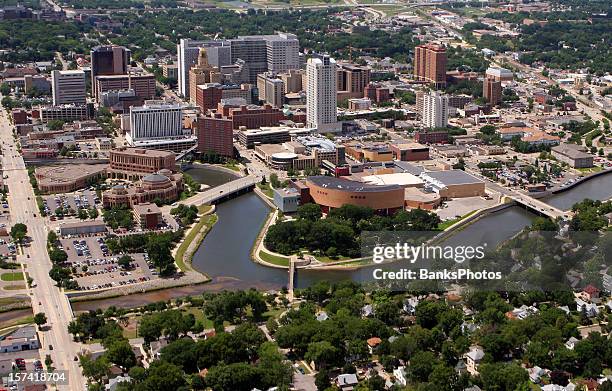 rochester, minnesota, usa – luftaufnahme blick auf die stadt - minnesota stock-fotos und bilder