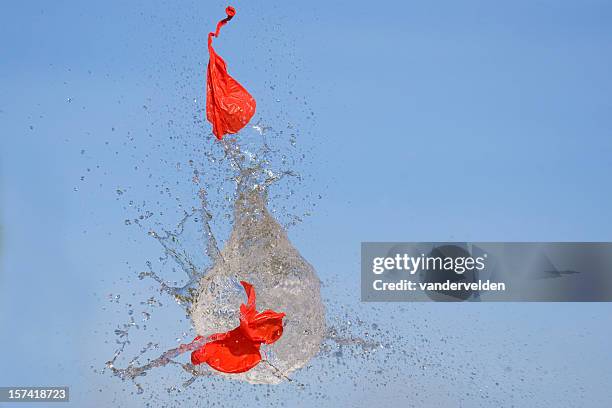 wasser-ballon-explosion " - color explosion water stock-fotos und bilder