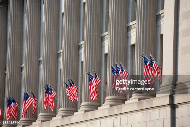 us flag decorations between columns for obama's swearing in - overheid stockfoto's en -beelden