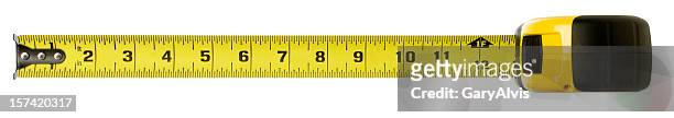 cinta métrica con trazado de recorte - metro unidad de medida fotografías e imágenes de stock