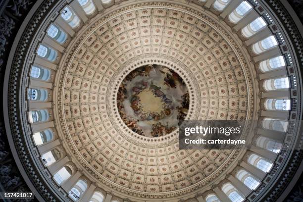 inside congress capitol building dome, washington dc - capitool gebouw washington dc stockfoto's en -beelden