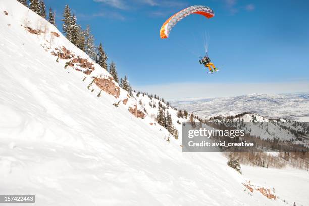 extreme sports-speed flying - chute ski stock pictures, royalty-free photos & images