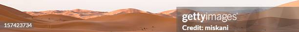 erg chebbi sunrise panorama - sahara　sunrise stock pictures, royalty-free photos & images