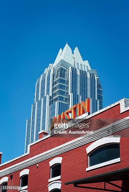 austin skyscraper and sign - austin texas landmarks stock pictures, royalty-free photos & images