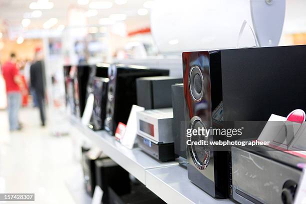 speakers in electronics shop - etereo stock pictures, royalty-free photos & images