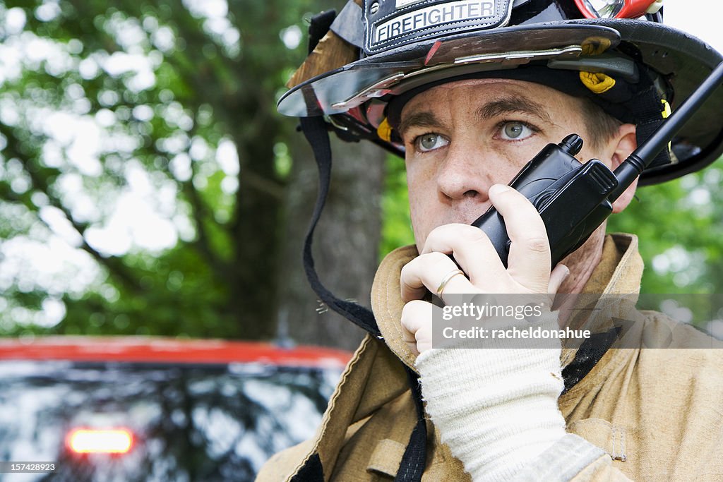 Fireman redet mit radio