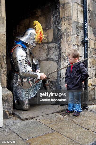 509 Knight Kneeling Stock Photos, High-Res Pictures, and Images - Getty ...