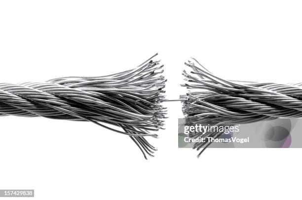 disrupting wire rope isolated - chain object stockfoto's en -beelden