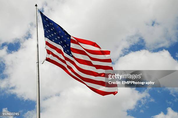 bandera estadounidense - flag day fotografías e imágenes de stock