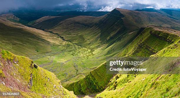 verdant valleys dramatic escarpments brecon beacons wales uk - welsh culture stockfoto's en -beelden