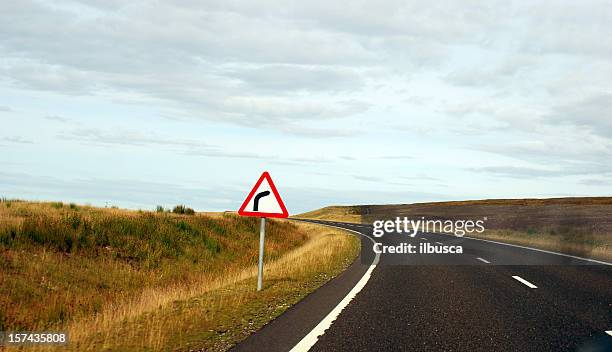 irreführenden sich in den highlands, schottland - oops stock-fotos und bilder